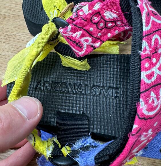 NWT Arizona Love Trekky Multi-Color Strappy Open Toe Bandana Sandal, Size 38 - Picture 5 of 6